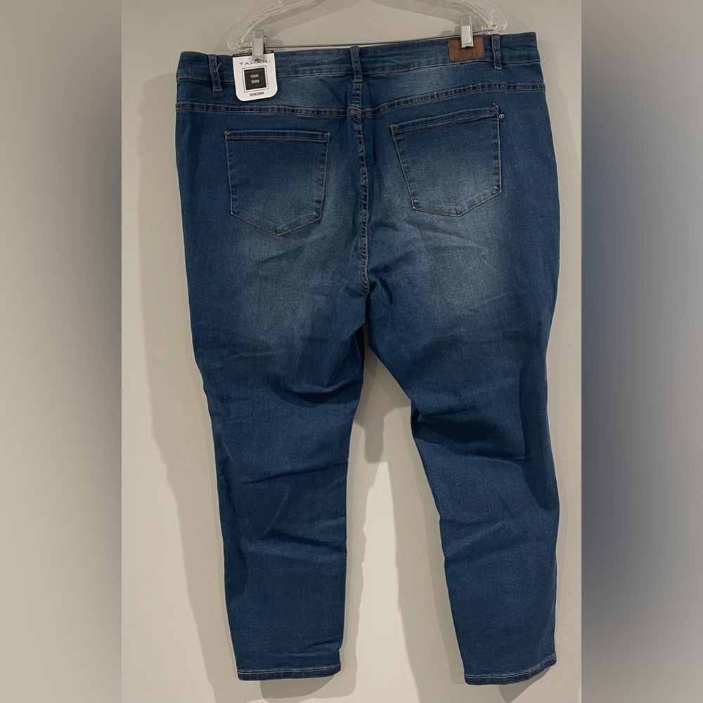 NEW Tahari Women’s Plus Size Mid-Rise Skinny Jeans, Roanne Medium Wash, Size 24W - Picture 5 of 11